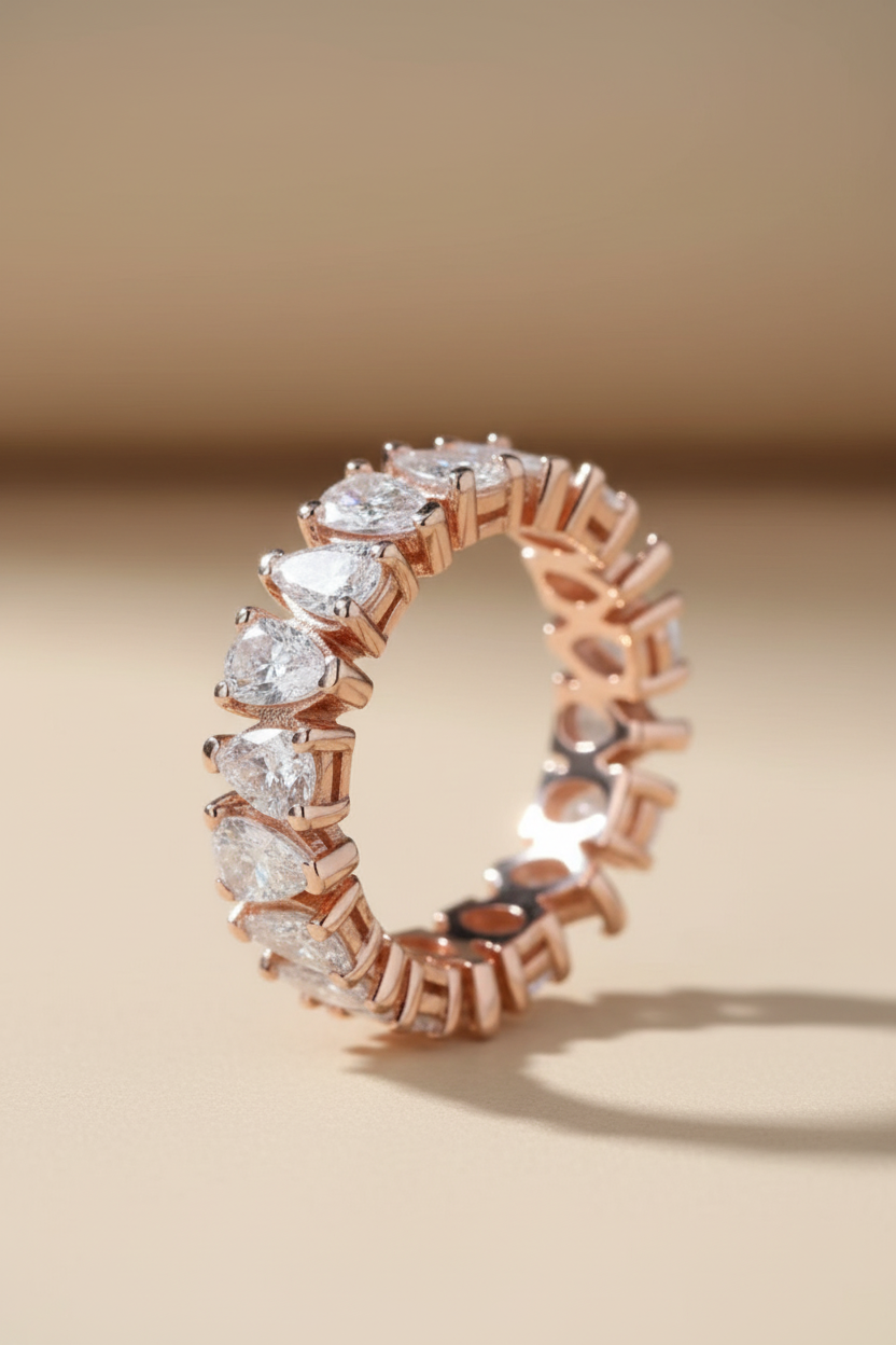 Lumière Eternity Band