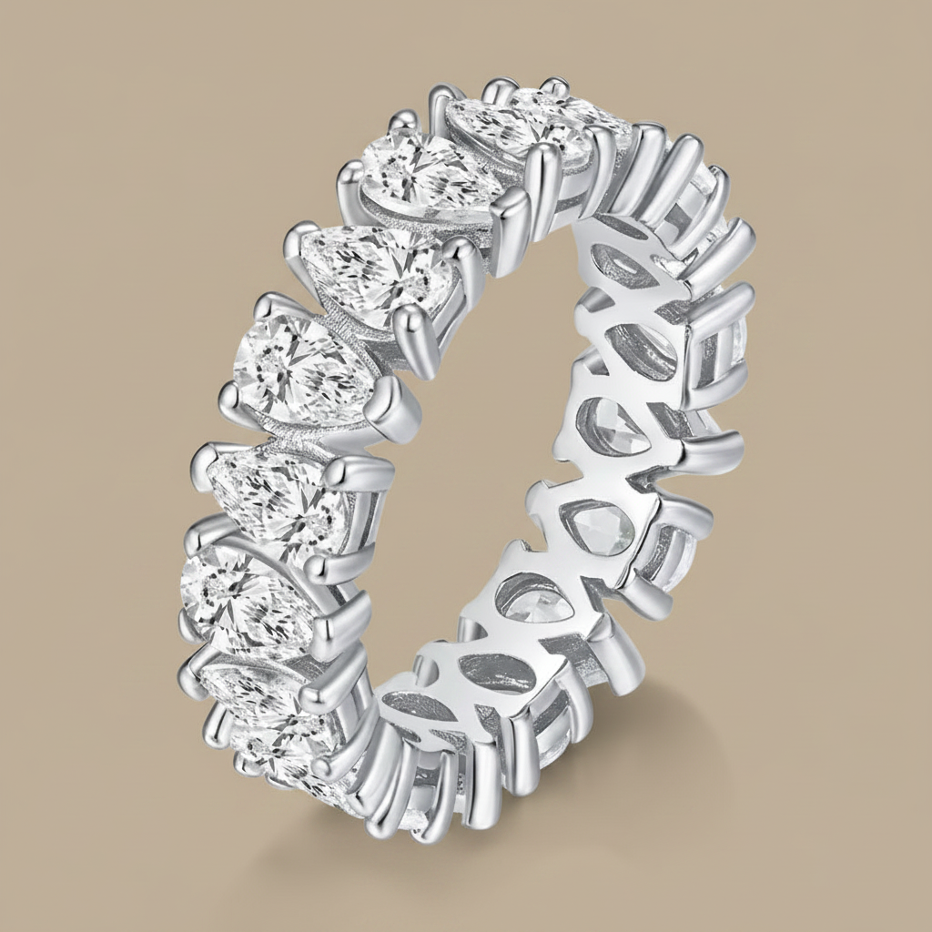 Lumière Eternity Band