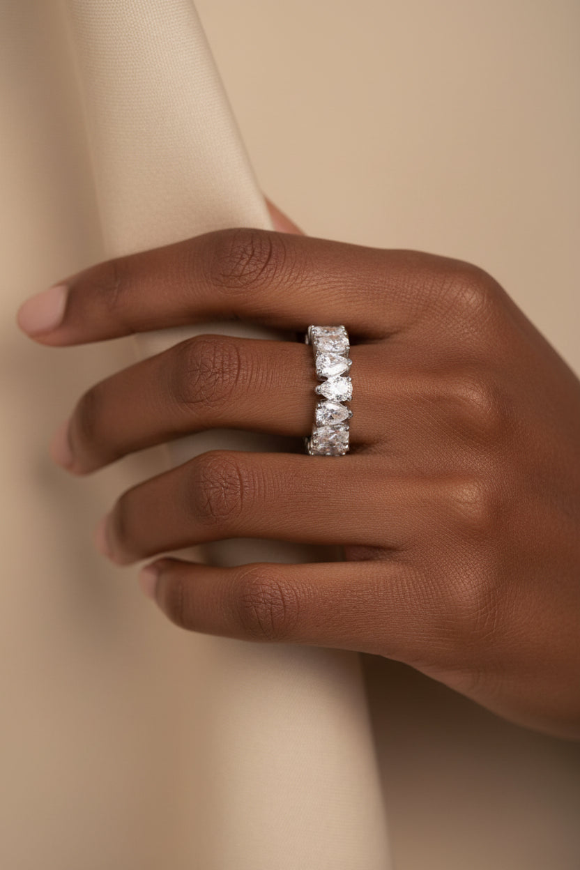Lumière Eternity Band
