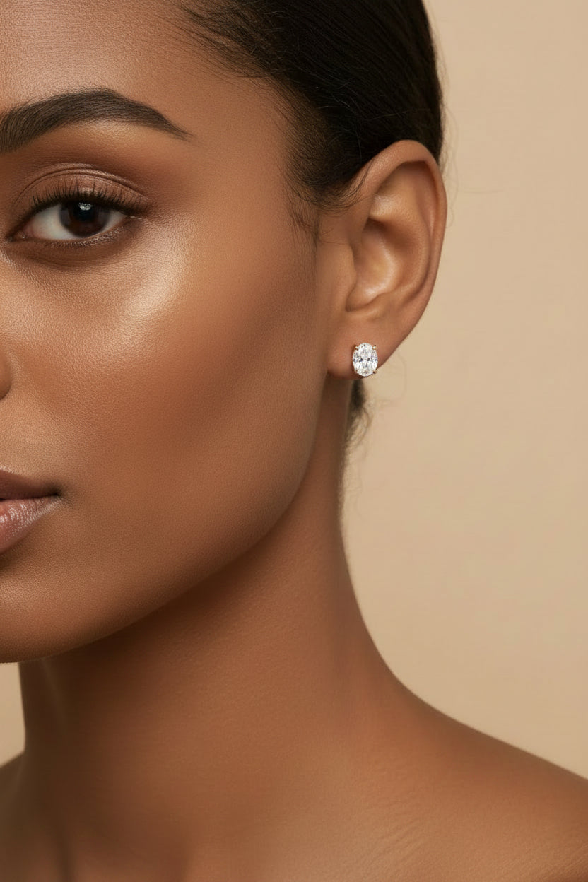 L'Ovale Lumière Studs