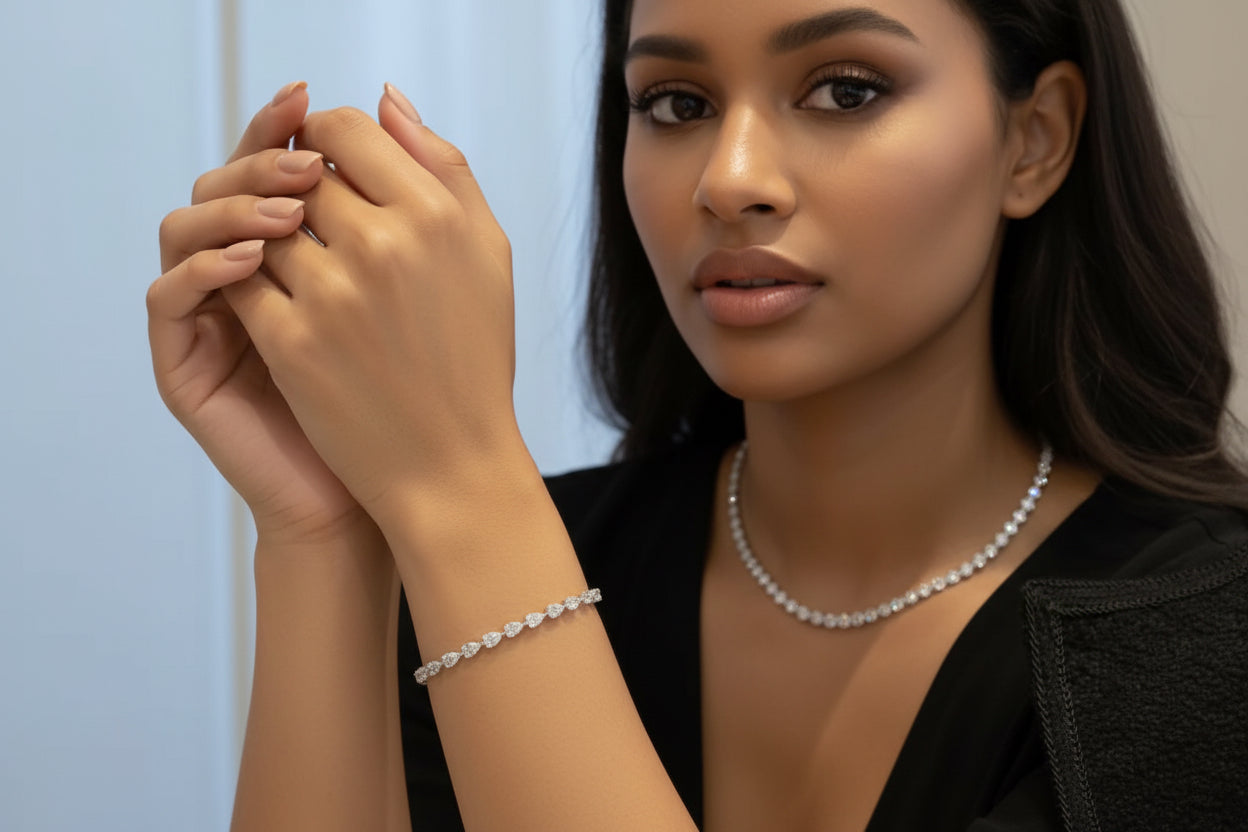 The Pear-Éclat Tennis Bracelet