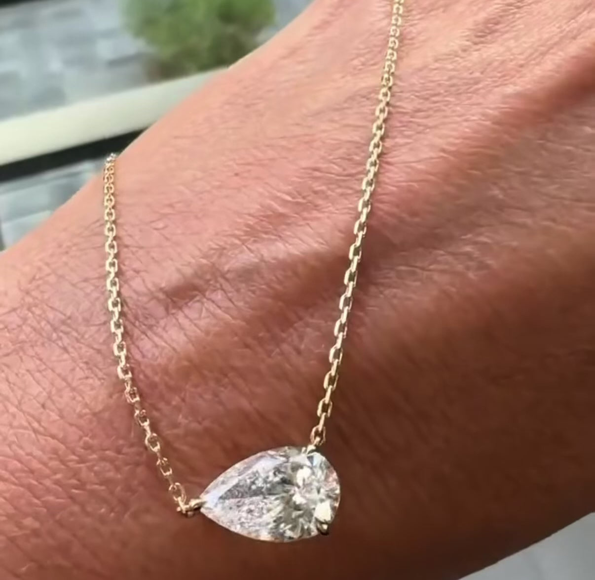 Lume Pear Necklace