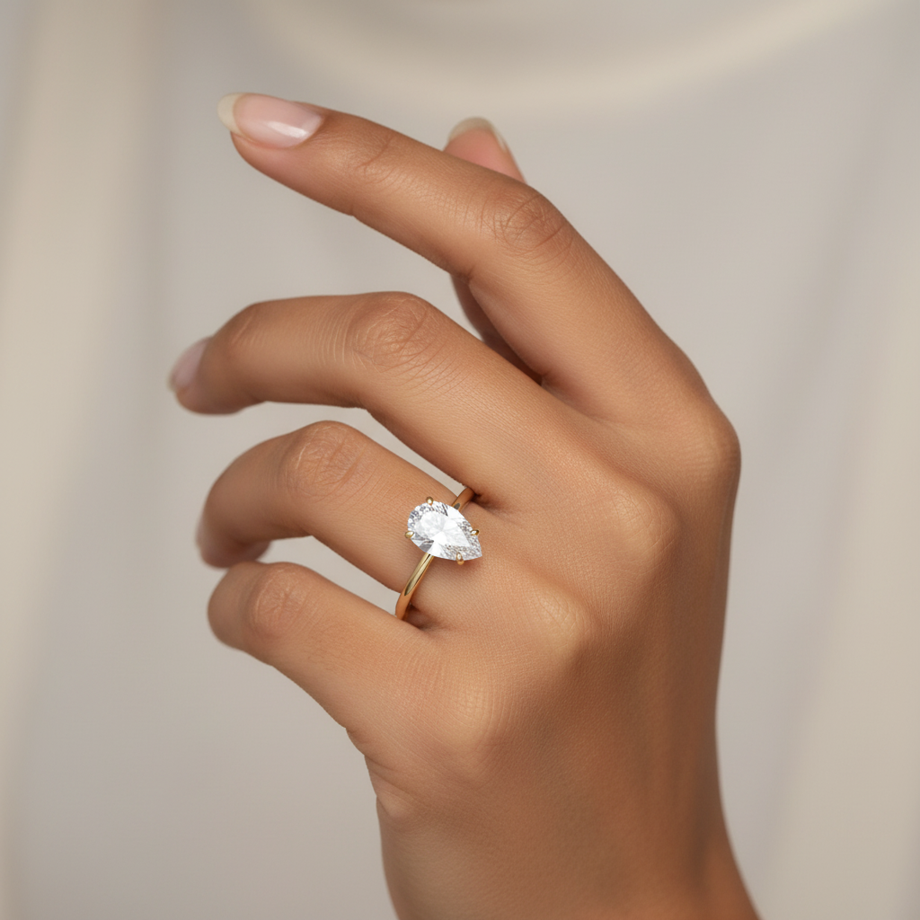 The Piraya Ring on brown skin model